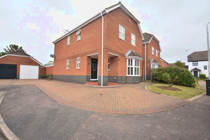 5 Bedroom Detached House To Rent In Broadacres, Luton, Bedfordshire, LU2