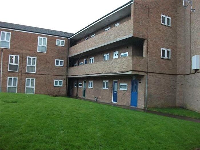 1 Bedroom Flat To Rent In Guinness Close, Hayes, UB3
