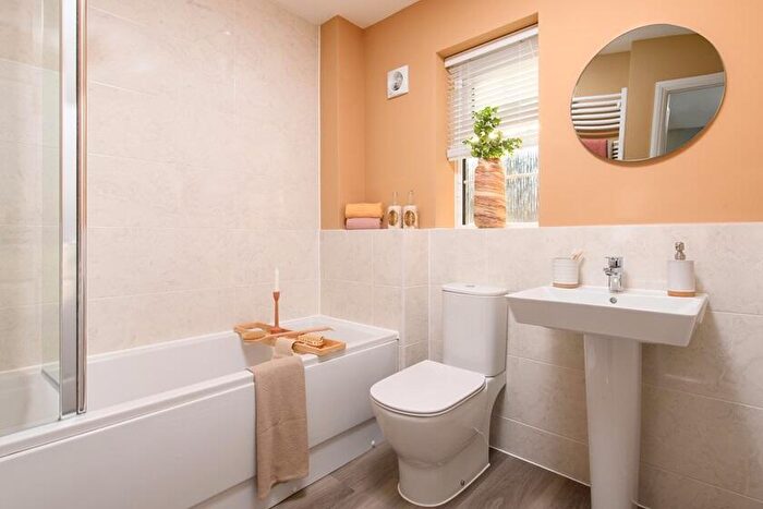 4 Bedroom Detached House For Sale In Wallis Gardens, Stanford In The Vale, Oxfordshire, SN7