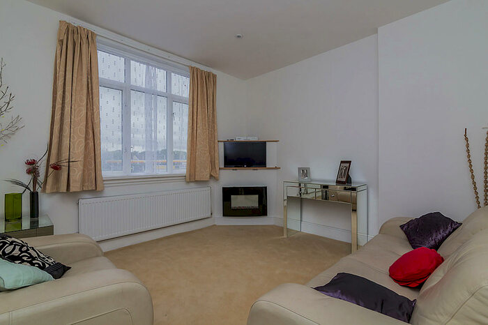 2 Bedroom Flat To Rent In Hill Village Road, Sutton Coldfield, B75