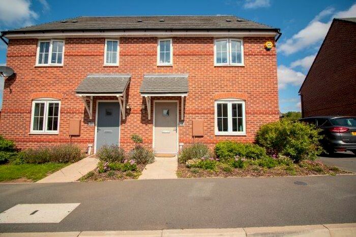 3 Bedroom Semi-Detached House To Rent In Heron Crescent, Nottingham, NG12