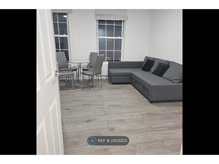 1 Bedroom Flat To Rent In Old Street, London, EC1V