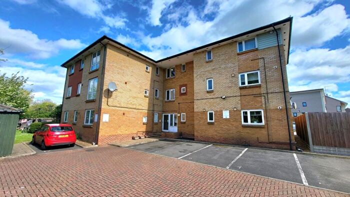 2 Bedroom Flat For Sale In Whittlesey Road, Stanground, Peterborough, PE2