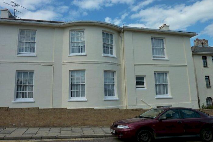 2 Bedroom Flat To Rent In Belvedere Street, Ryde, PO33