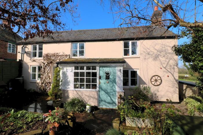 2 Bedroom Cottage For Sale In Peterstow, Ross-On-Wye, HR9