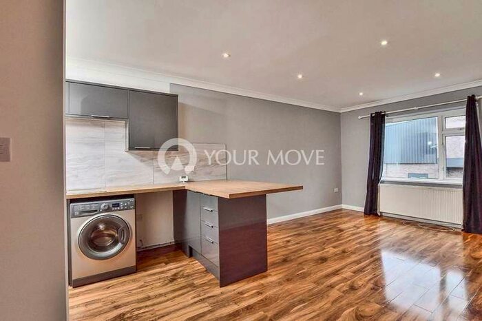 3 Bedroom Apartment To Rent In Walderslade Road, Chatham, Kent, ME5