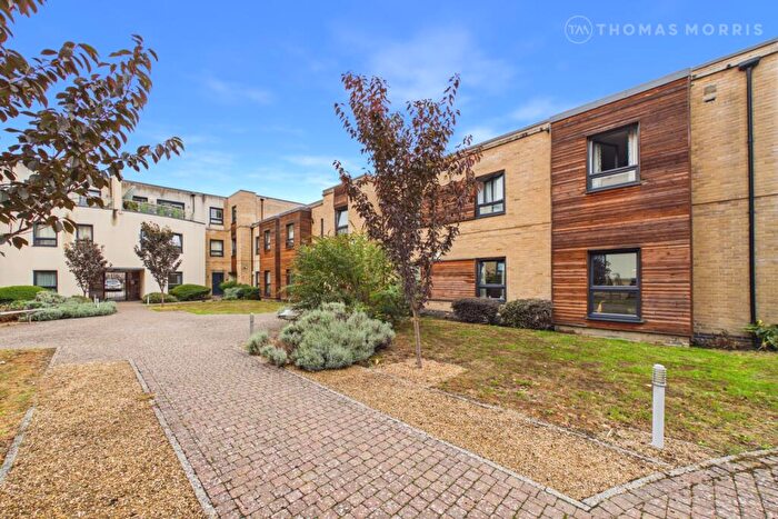 2 Bedroom Apartment For Sale In Park Square, Brookside, Huntingdon, Cambridgeshire, PE29