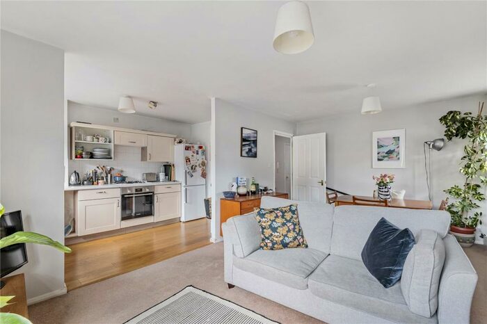 1 Bedroom Flat To Rent In Wightman Road, Harringay, London, N4