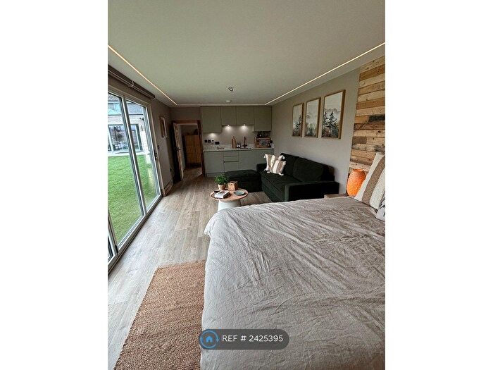 1 Bedroom Maisonette To Rent In Sitwell Close, Newport Pagnell, MK16