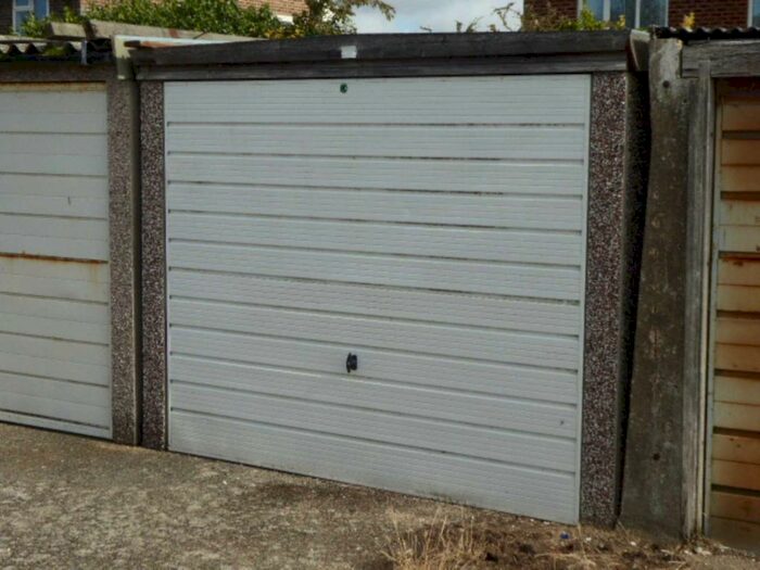 Garage / Parking To Rent In Hanover Close, Selsey, PO20