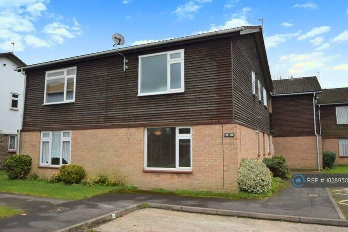 1 Bedroom Maisonette To Rent In Holmedale, Slough, SL2