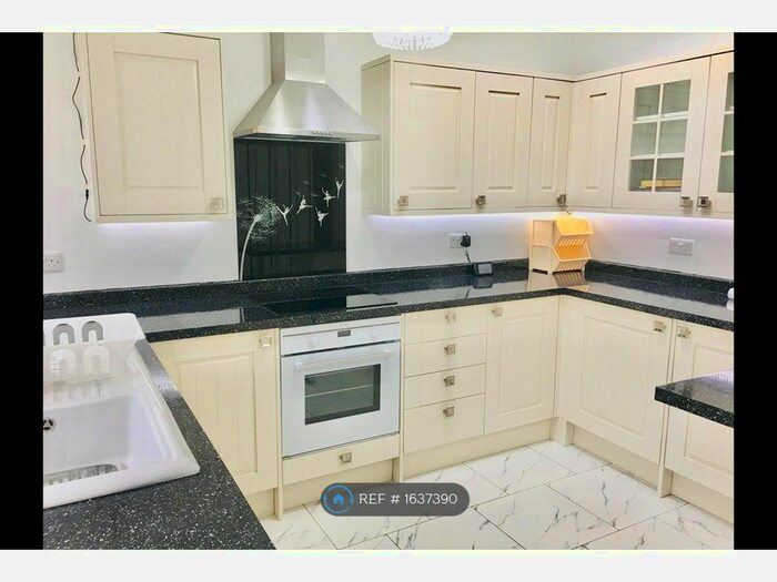3 Bedroom Semi-Detached House To Rent In The Mall, Harrow, HA3