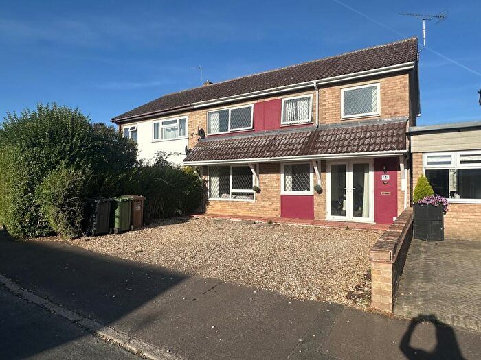 4 Bedroom Semi-Detached House For Sale In North Park, Fakenham, Norfolk, NR21