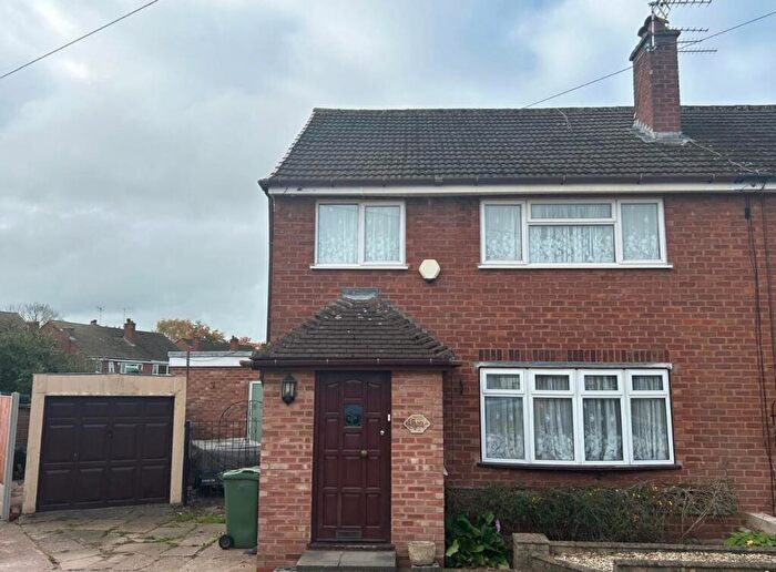 3 Bedroom Semi Detached House For Sale In Ryland Close, Halesowen, B63