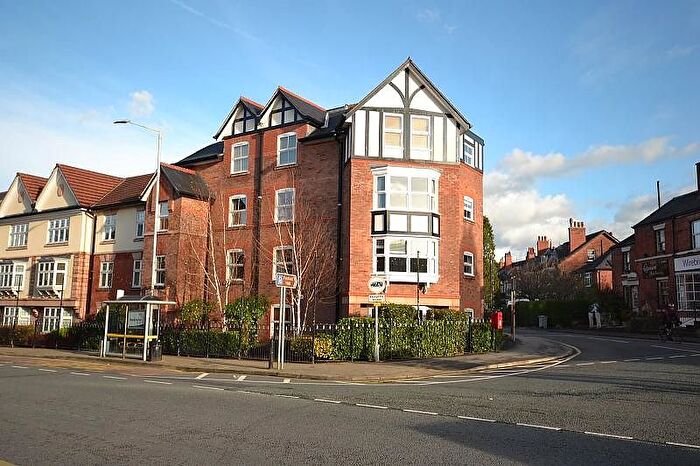 2 Bedroom Flat To Rent In Chorleigh Grange, Alderley Edge, SK9
