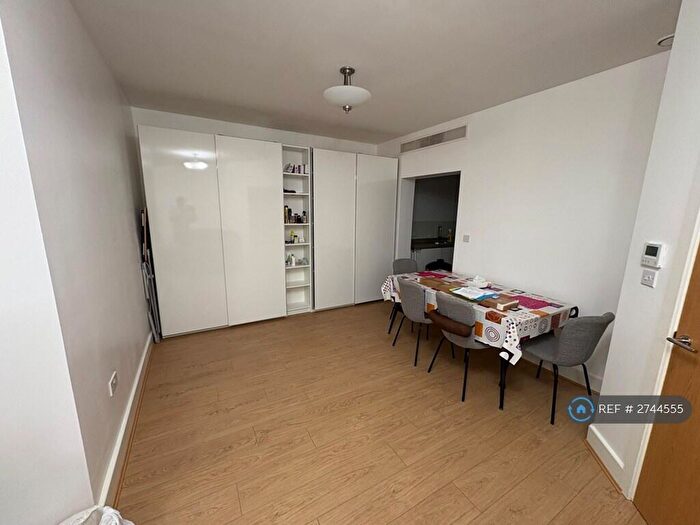 2 Bedroom Flat To Rent In Charter House, Milton Keynes, MK9