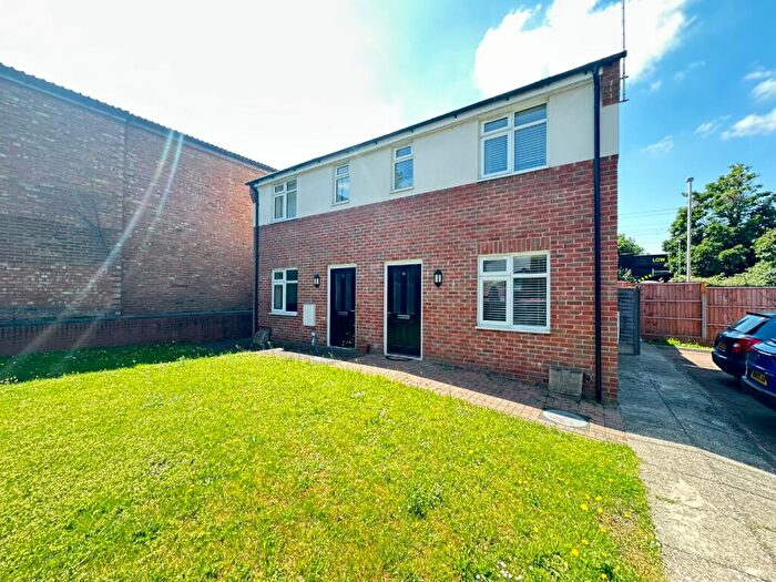 1 Bedroom Semi Detached House To Rent In Empire Court, Empress Road, Luton, Bedfordshire, LU3