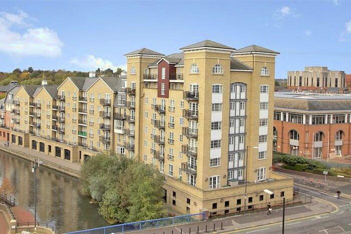 2 Bedroom Flat To Rent In Riverside House, Fobney Street, Reading, Berkshire, RG1