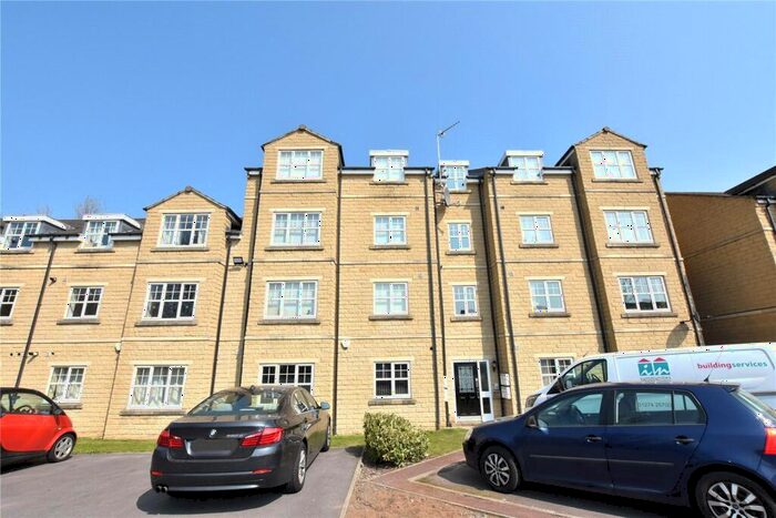 2 Bedroom Apartment To Rent In Woolcombers Way, Bradford, West Yorkshire, BD4