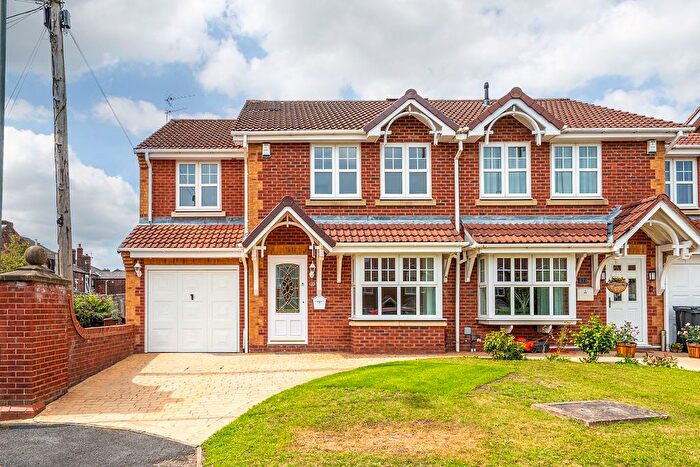 4 Bedroom Semi Detached House For Sale In Kimberley Place, Ashton In Makerfield, WN4