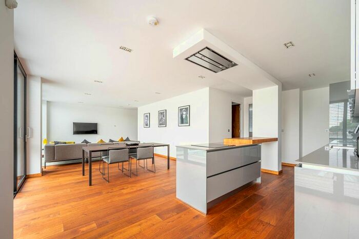 2 Bedroom Flat To Rent In Bayham Street, Camden Town, London, NW1