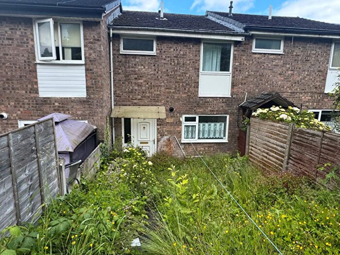 3 Bedroom Town House For Sale In Delph Close, Blackburn, BB1