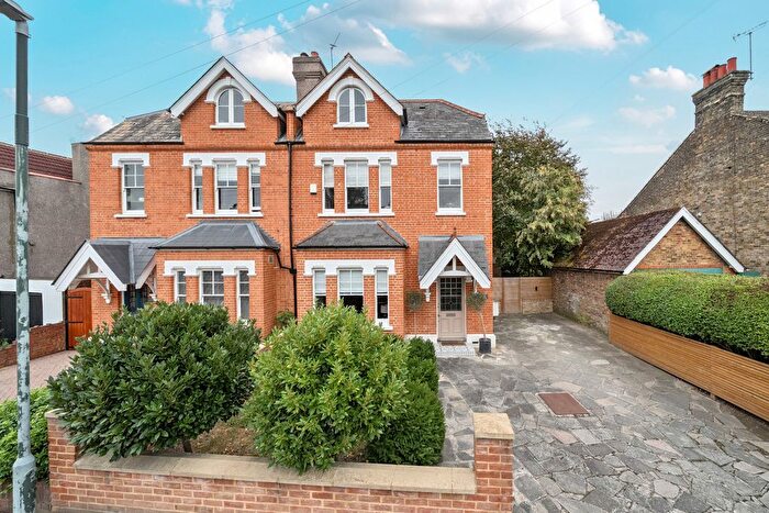 4 Bedroom Semi-Detached House For Sale In Longlands Road, Sidcup, DA15