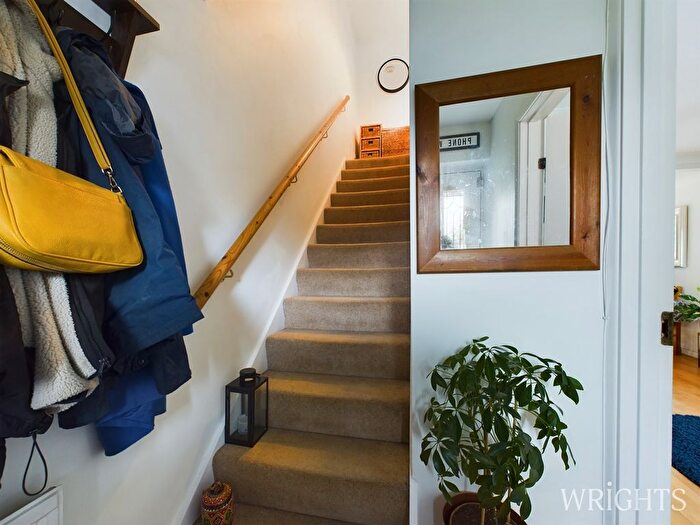 3 Bedroom Terraced House For Sale In Bull Stag Green, Hatfield, AL9