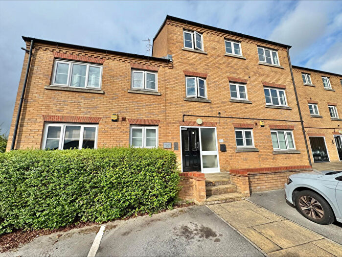 2 Bedroom Apartment To Rent In Broadlands Court, Pudsey, LS28