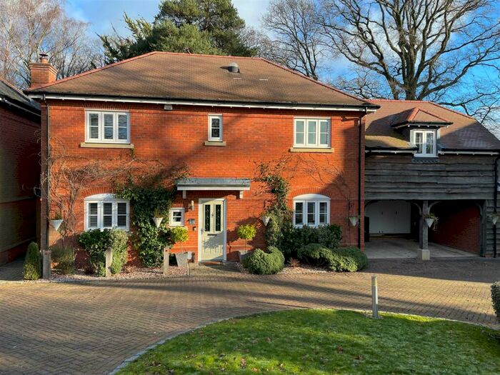 4 Bedroom Detached House For Sale In Gardeners Copse, Sonning Common, RG4