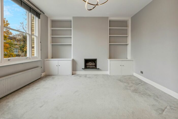 2 Bedroom Flat To Rent In Oxford Road, Ealing Common, W5