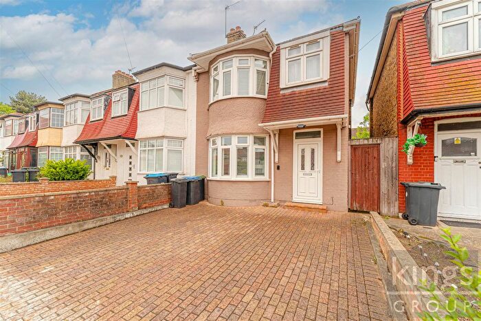 4 Bedroom End Of Terrace House For Sale In Kendal Gardens, Edmonton, N18