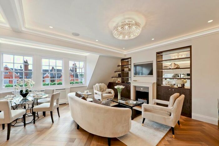 2 Bedroom Flat To Rent In Pont Street, London, SW1X