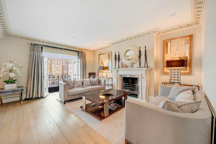 3 Bedroom Flat To Rent In Eaton Place, Belgrave Square, SW1X
