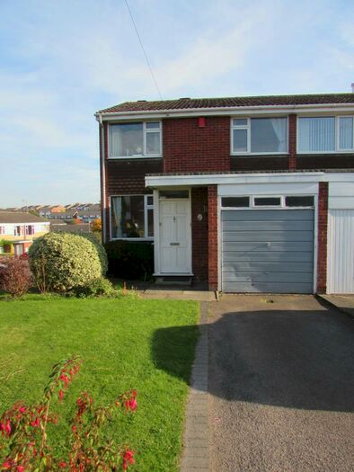 3 Bedroom Semi-Detached House To Rent In Cornwallis Road, Rugby, Warwickshire, CV22