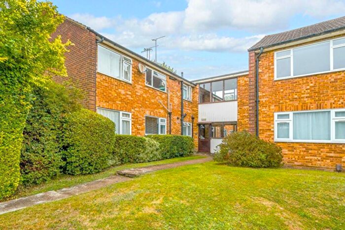 2 Bedroom Flat To Rent In Kingsfield Road, Watford, WD19