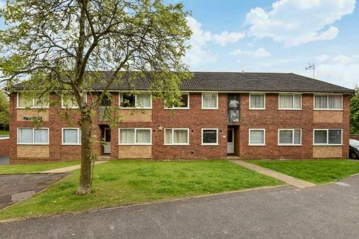 2 Bedroom Flat To Rent In Windsor Drive, High Wycombe, HP13