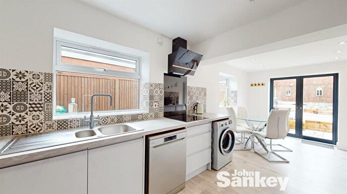2 Bedroom Semi-Detached Bungalow For Sale In Gordondale Road, Mansfield, NG19