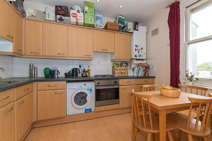 1 Bedroom Flat To Rent In Stamford Hill, Stamford Hill, N16