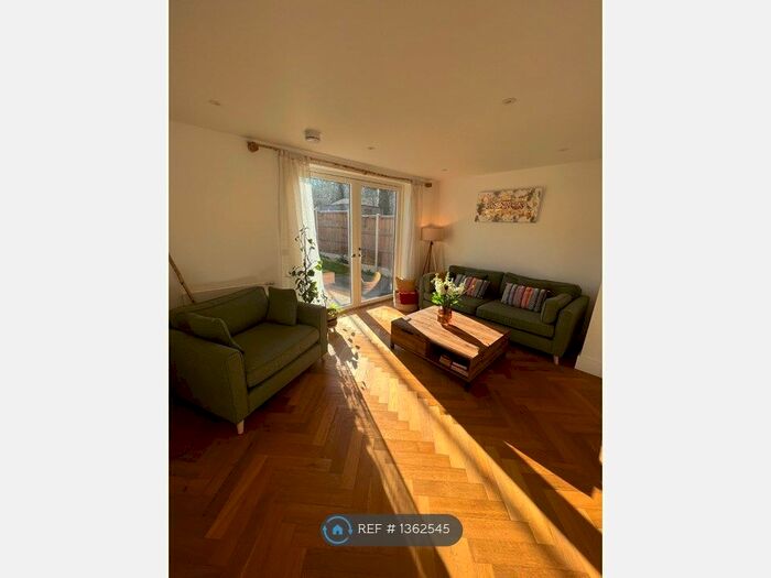 2 Bedroom End Of Terrace House To Rent In Hermitage Road, Crystal Palace, SE19