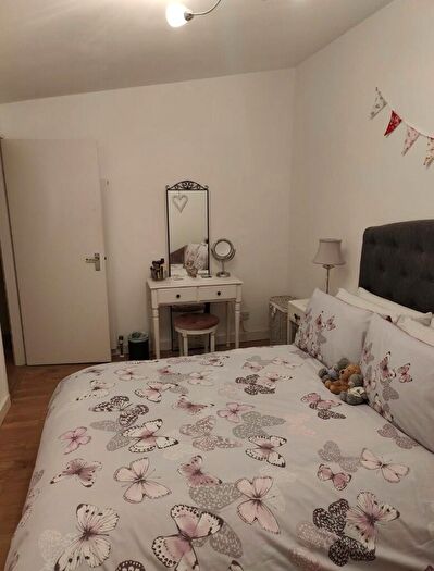 3 Bedroom Terraced House For Sale In Regency Walk, Croydon, London, CR0