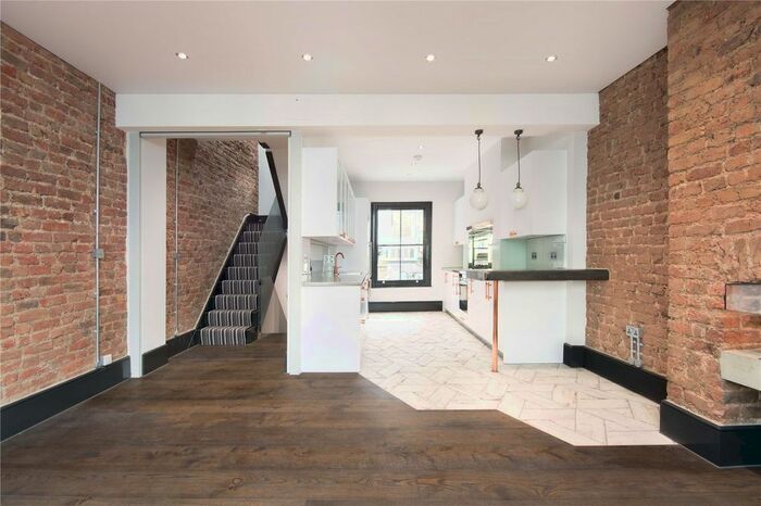 2 Bedroom Flat To Rent In Blenheim Crescent, Notting Hill, Kensington &amp; Chelsea, W11