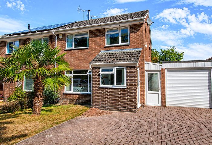 3 Bedroom Semi-Detached House For Sale In Kings Avenue, Ottery St Mary, EX11