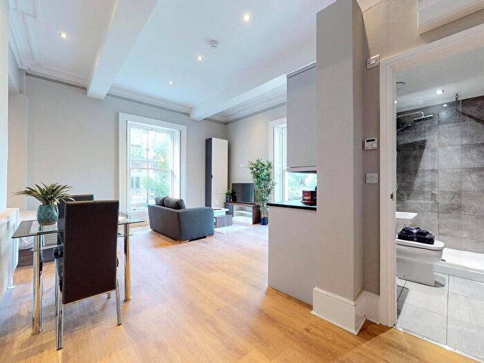 Apartment To Rent In Apt, Springfield Mount #, LS2