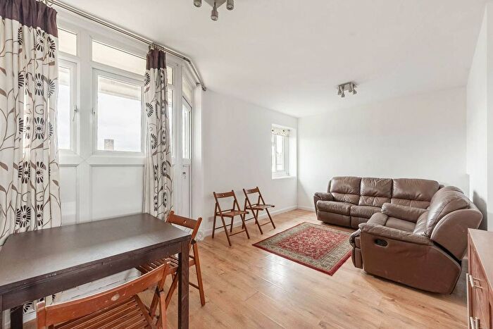 3 Bedroom Flat To Rent In Imperial Drive, Harrow, HA2