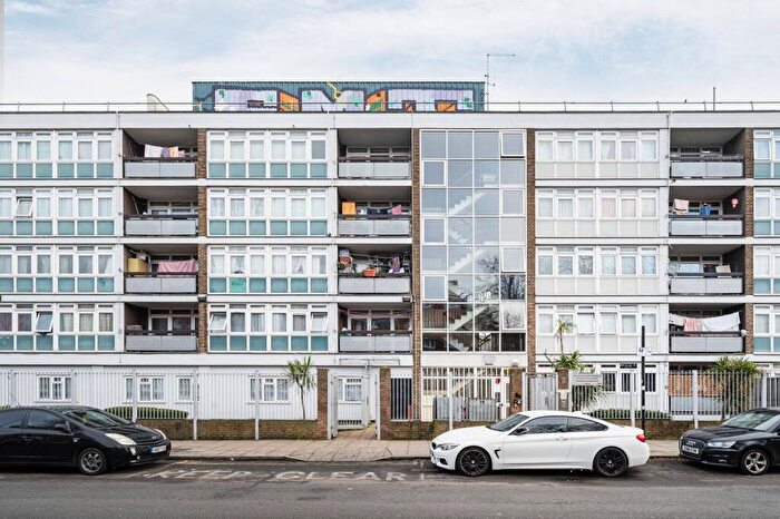 3 Bedroom Flat For Sale In Norton House, Bigland Street, Shadwell, London, E1