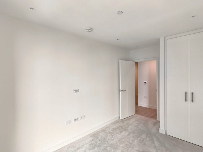 1 Bedroom Flat To Rent In Affinity View, London, E16