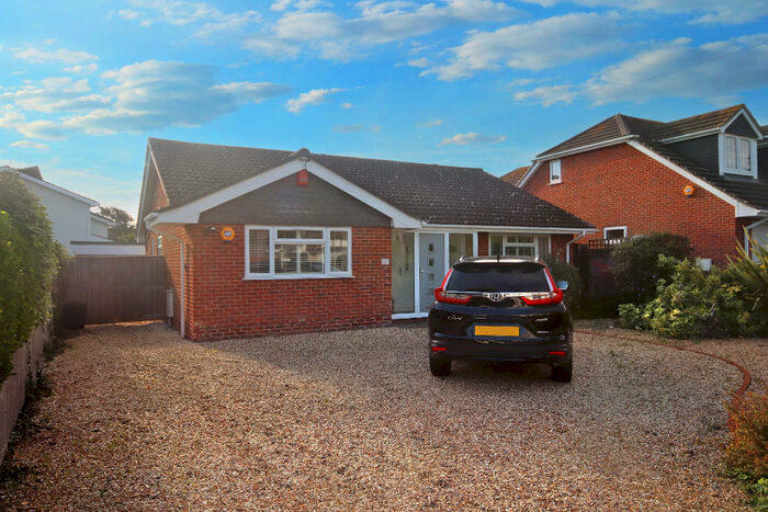 2 Bedroom Detached Bungalow To Rent In Lucerne Road, Milford On Sea, SO41
