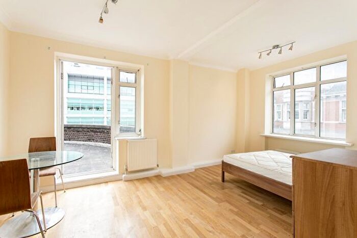 Studio To Rent In Warren Court, Euston Road, London, NW1