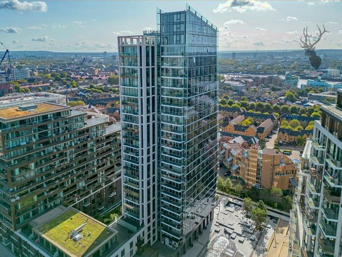 2 Bedroom Apartment To Rent In Gauging Square, Wapping, London, E1W
